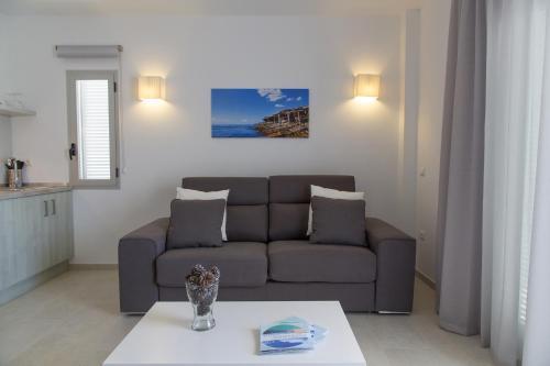 Apartamentos Proa - Emar Hotels Only Adults Es Pujols Εξωτερικό φωτογραφία