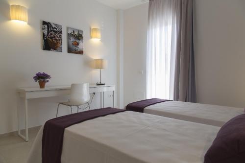 Apartamentos Proa - Emar Hotels Only Adults Es Pujols Εξωτερικό φωτογραφία
