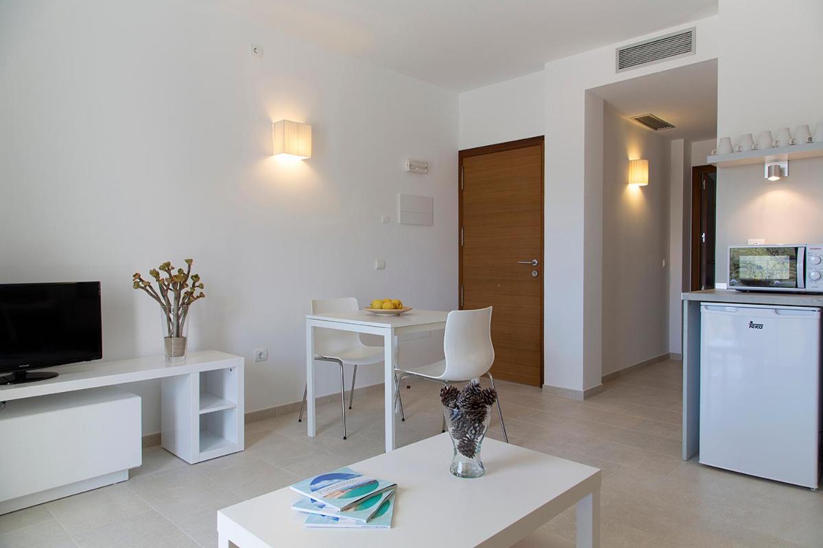 Apartamentos Proa - Emar Hotels Only Adults Es Pujols Εξωτερικό φωτογραφία