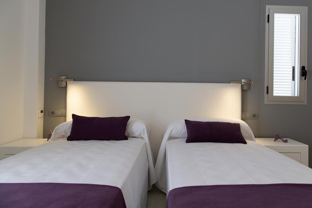 Apartamentos Proa - Emar Hotels Only Adults Es Pujols Δωμάτιο φωτογραφία
