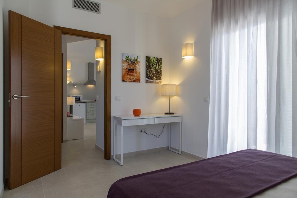 Apartamentos Proa - Emar Hotels Only Adults Es Pujols Δωμάτιο φωτογραφία
