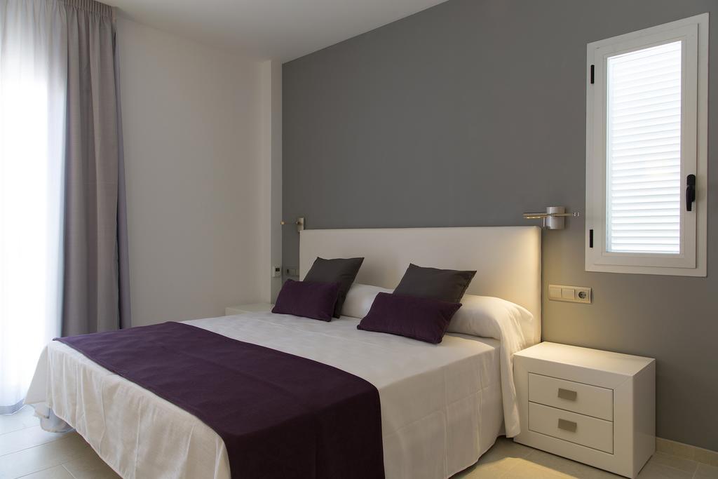 Apartamentos Proa - Emar Hotels Only Adults Es Pujols Εξωτερικό φωτογραφία